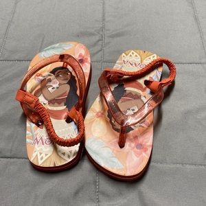 NWOT Moana Flip flop sandals. Sz 9-10